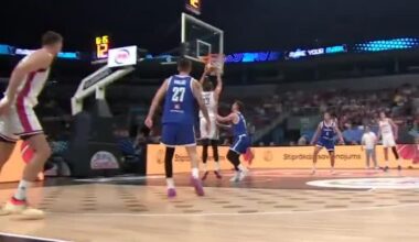 [Highlight] Nikola Jokić displays incredible court vision with a brilliant assist