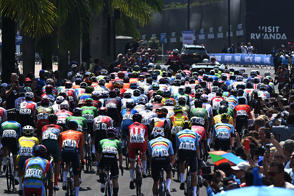 KIGALI, RWANDA - SEPTEMBER 28: A general view of the peloton prior to the 98th UCI Cycling World Championships Kigali 2025, Men Elite Road Race a 267.5km race from Kigali to Kigali on September 28, 2025 in Kigali, Rwanda. (Photo by Dario Belingheri/Getty Images)