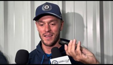 Informal Jets media availability: Jonathan Toews