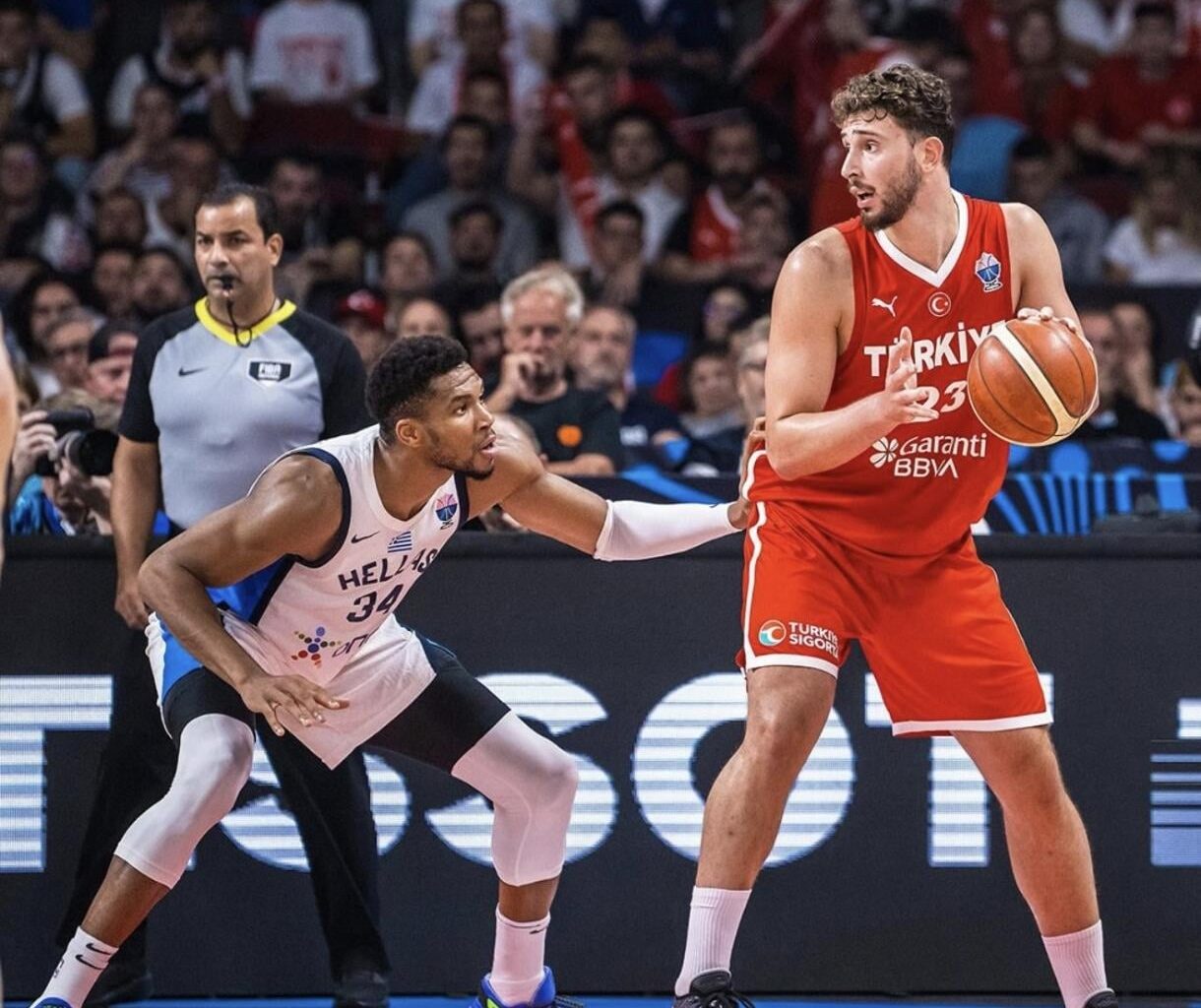 Sengun follows Giannis in de-escalating tensions.