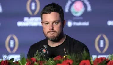 Oregon Ducks HC Dan Lanning blasts CFP format, says season should end by New Year’s Day image