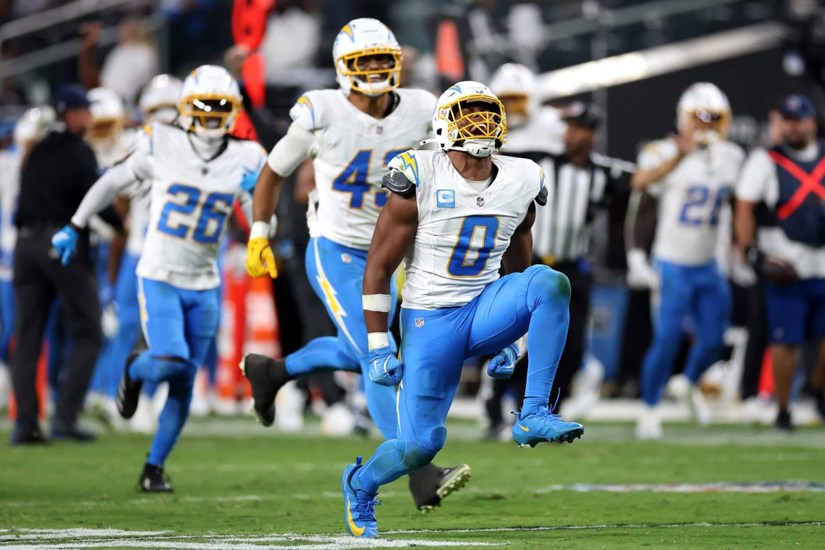 Chargers vs. Raiders takeaways: L.A.’s defense leads win, but Khalil Mack hurt