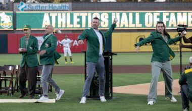 Chaos, delays and ‘Oakland’ chants as A’s honor franchise Hall of Fame class