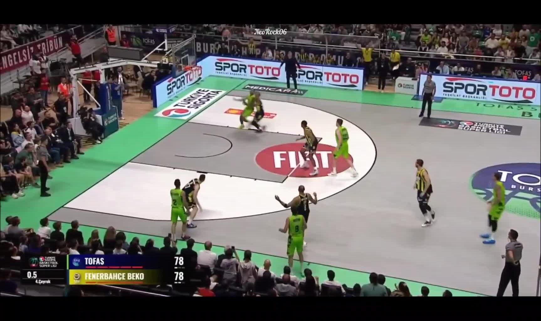 Tofaș SG, Maxwell Lewis, buzzer-beater against Fenerbahçe in Süper Lig opener