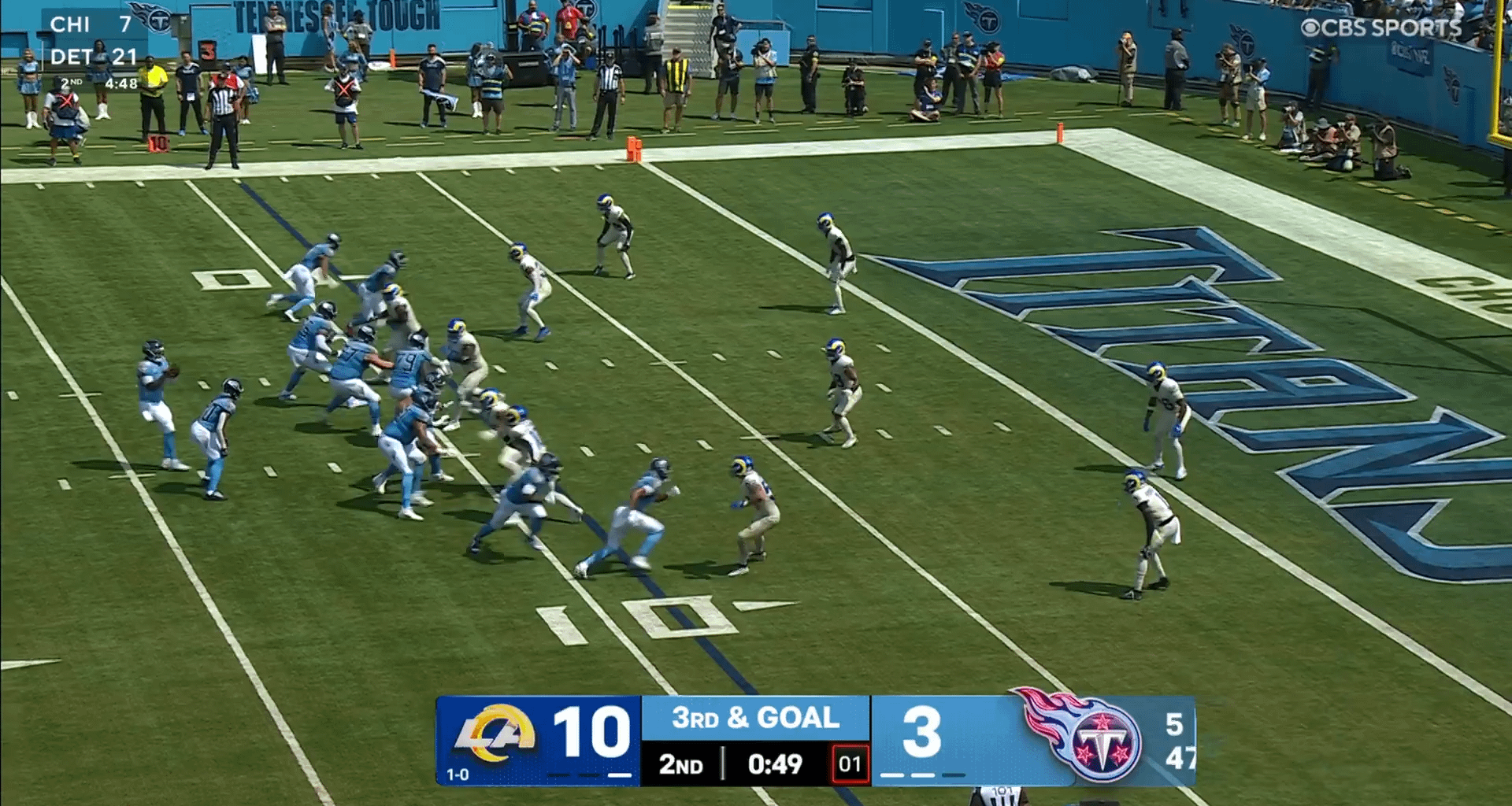 [Highlight] Cam Ward scrambles to extend play, makes crossbody throw for touchdown