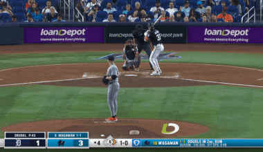 AL Cy Young favorite Tarik Skubal left the game due to injury after reaching for the left side of his body after throwing a pitch