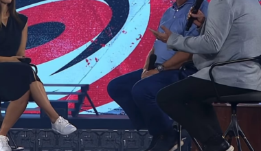 Crowd reacts to Jaccob Slavin saying '6  7'