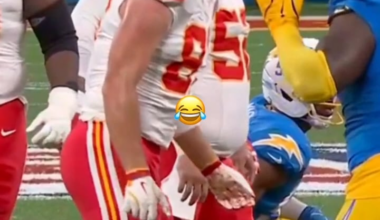 Teair Tart slapping Travis Kelce 😂😭#kelce #nfl #chargers #chiefs