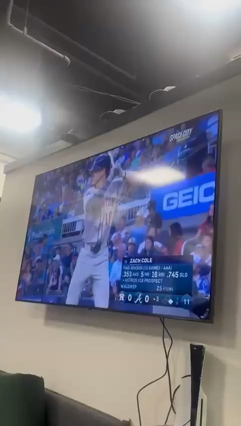 The Hooks react to Zach Cole’s first big league home run