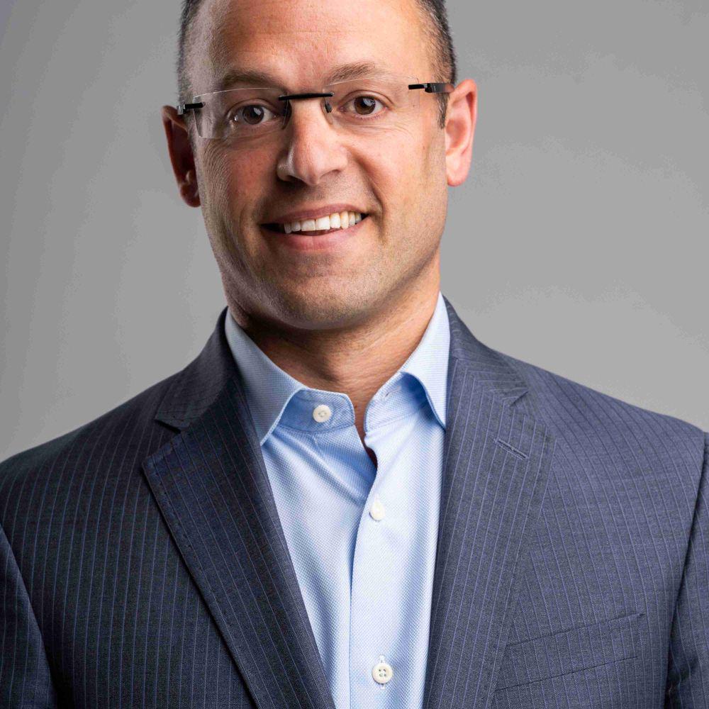 [Mike Reiss] "Patriots will operate similarly with defensive coaching this week (Zak Kuhr calling plays), according to Mike Vrabel. Vrabel adds that DC Terrell Williams is around, but with the situation still fluid, he wants to avoid an in-and-out type dynamic until there is more clarity."