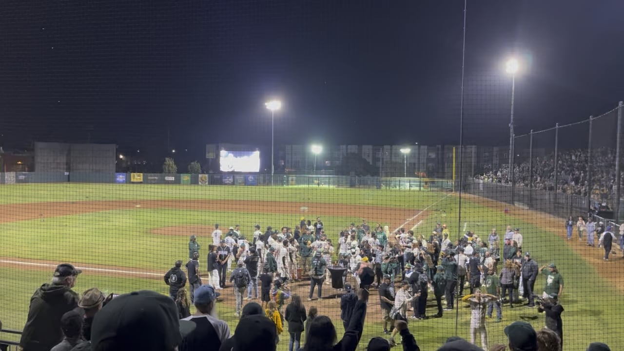 Some more memories on Game 5. Owners of the Ballers with a message for Oakland