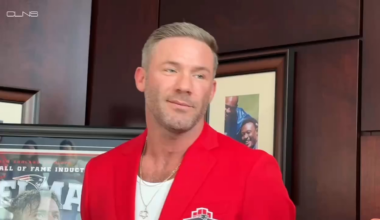 Edelman: Did I think I was gonna play somewhere else? Yeah, but didn't want to and thankfully I didn't. TB did hit me up after the Tampa thing. At that point in my career I was content being here.