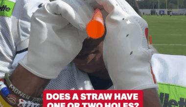 [Highlight] Patriots players passionately debate whether a straw has one or two holes