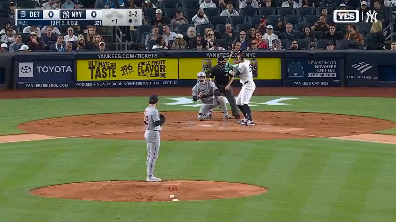 Aaron Judge gets the Yankees scoring started with a solo home run!