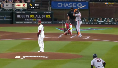 Giants drop a 4-spot in the 1st!