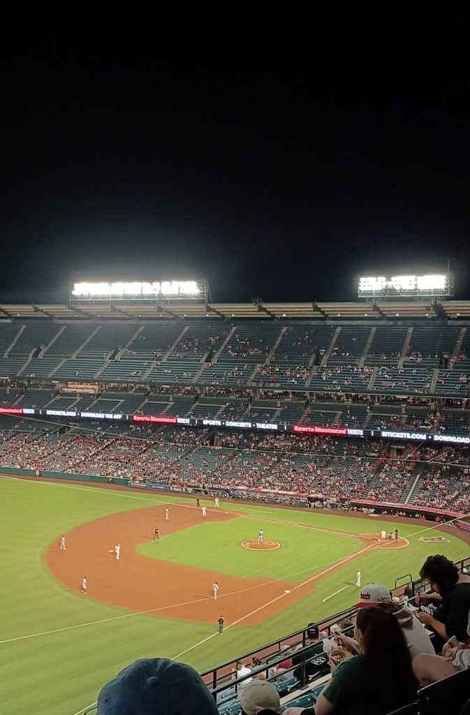Angels vs Twins, bottom of the 5th with 2 outs!