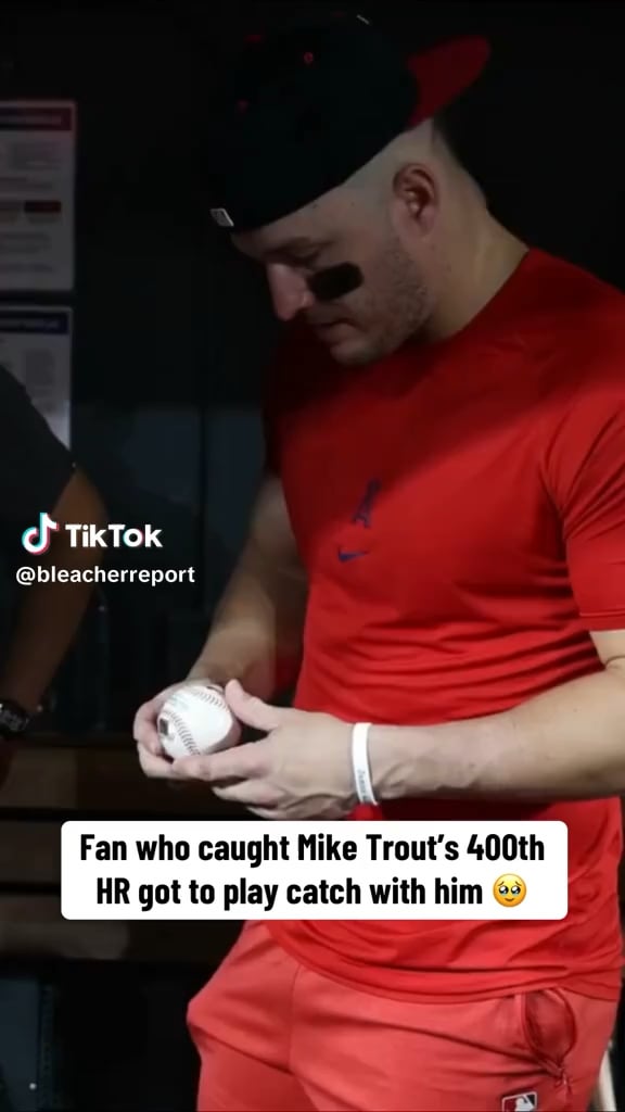 Fan that caught trouts 400th HR