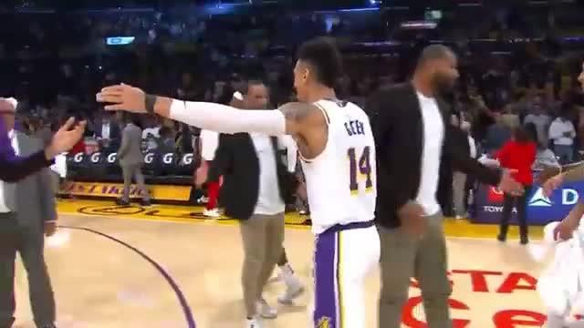 Remember this Danny Green putback poster in 2020? Good times... Kobe & Gigi smiling ear to ear, Dudley & Caruso losing their minds, Bron and everyone showing him love, McGee doing their handshake and Dwight looking like he saw a ghost. Nothing better than camaraderie.