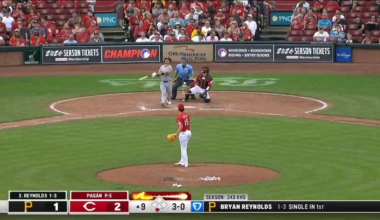 [Highlight] Noelvi Marte absolutely ROBS Bryan Reynolds in the 9th!