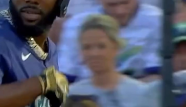 Randy Arozarena gets a standing ovation in his return to Tampa Bay 👏