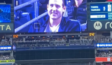Anthony Rizzo is in the building and he just crushed a beer