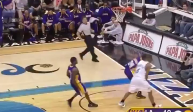 Kobe misses a dunk, then immediately comes back with a two handed 360