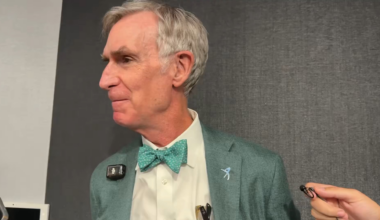 [Celtics on CLNS] Bill Nye on his relationship w/ JB: Says Brown flew all the way to LA to say just a few words as Nye received his Star on the Walk of Fame: “The guy flew out to LA just to say a few words. I mean he’s got a life to lead… it was very gracious”