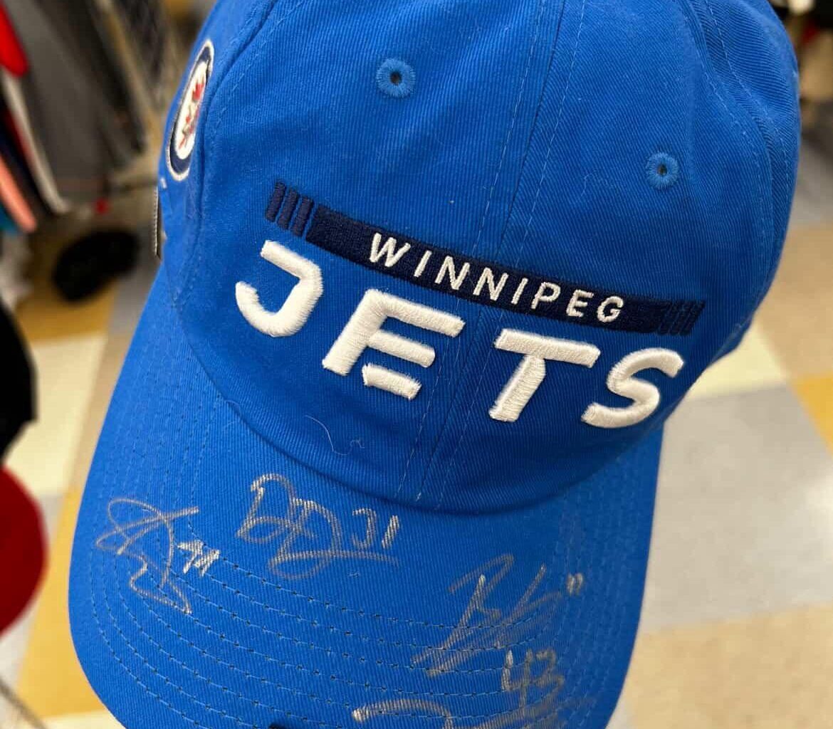 My buddy found this hat while out thrifting. Anyone recognize these autographs?