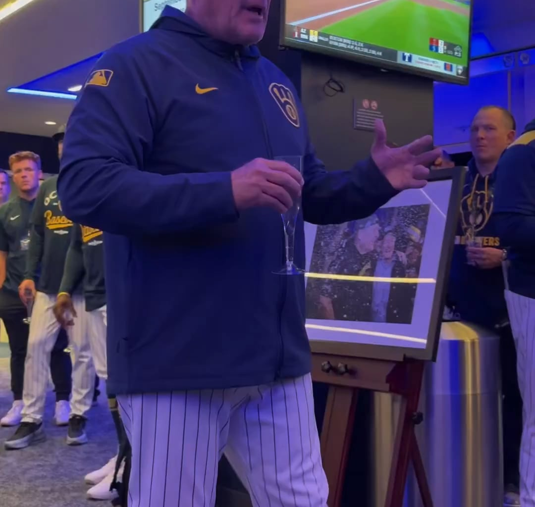 Uecker’s emotional letter to the guys 💙