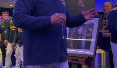 Uecker’s emotional letter to the guys 💙