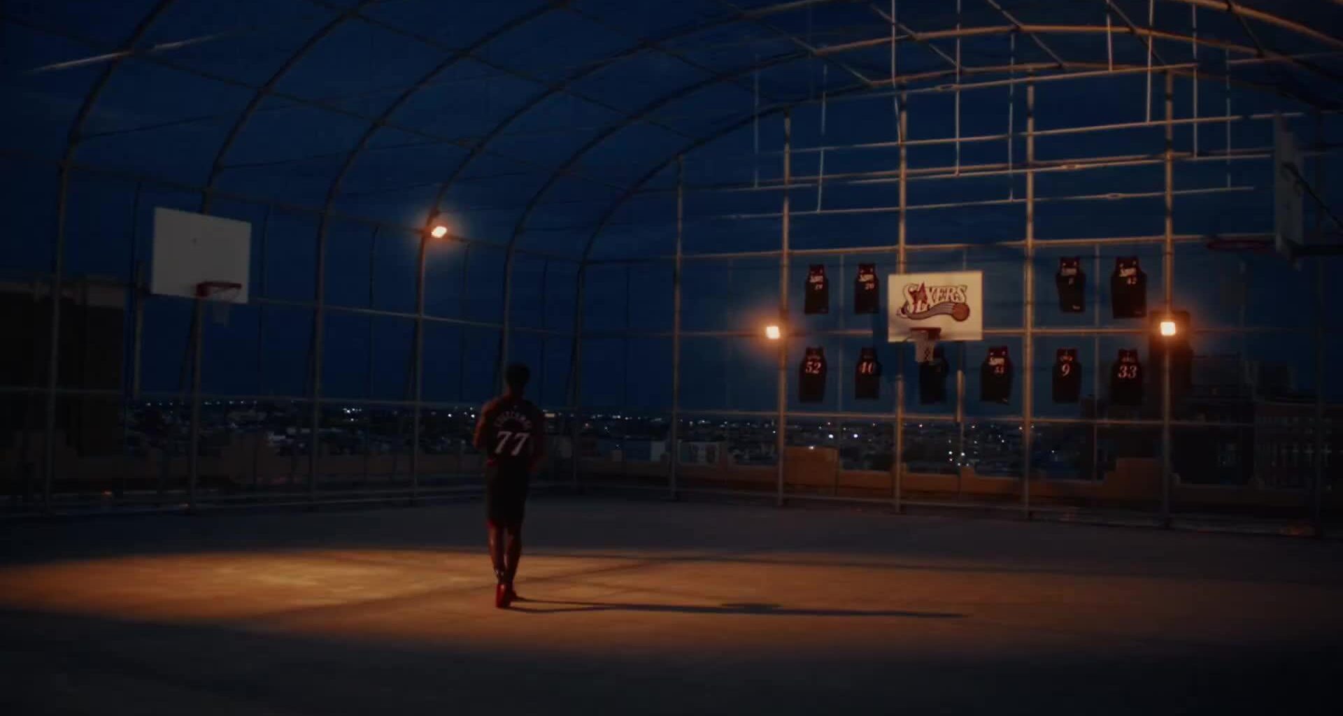 [Highlight] The Philadelphia 76ers have officially brought back their black 2001 Allen Iverson-design uniforms!