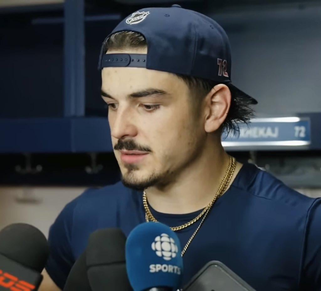 Arber Xhekaj yesterday: “My parents sacrificed everything for me & my brother their whole lives. Sleeping in the car, driving us to Toronto for every practice…putting every single ounce of money they have into me & Florian. For her to be there & see where we’ve come, it’s a pretty special moment.”