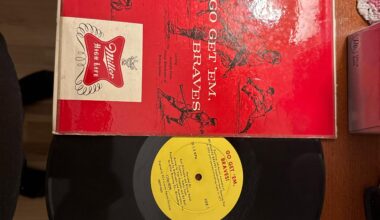 Is this a brewers or braves memorabilia?