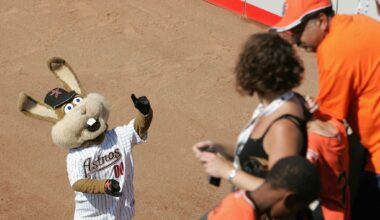 Let's remember some slightly terrifying Astros mascots