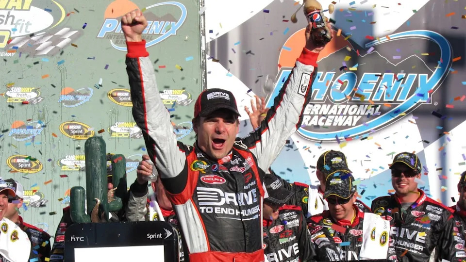 Jeff_Gordon_wins_Phoenix