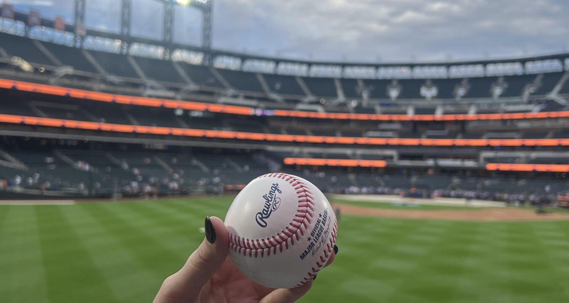 ¡OMG! Jose Iglesias Batting Practice Ball
