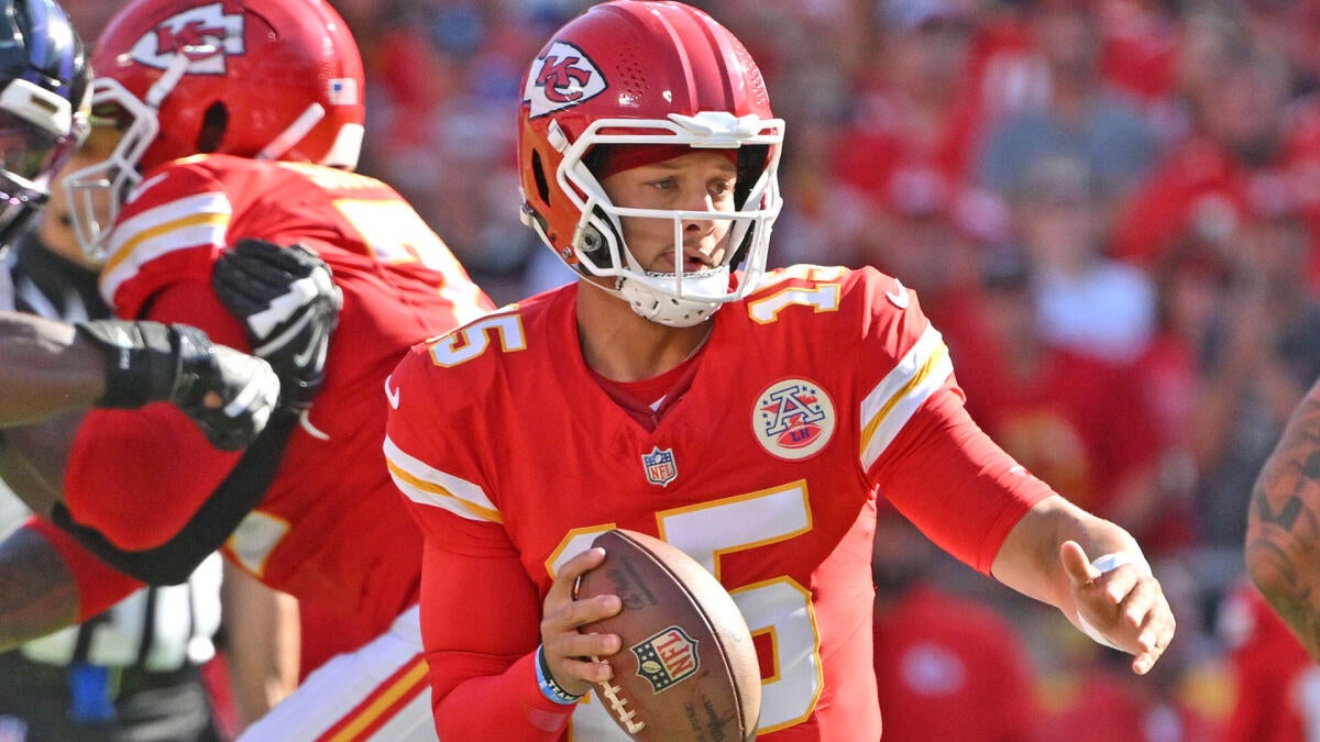 Chiefs vs. Ravens score: Patrick Mahomes tosses 4 touchdowns as Kansas City drops Baltimore to 1-3