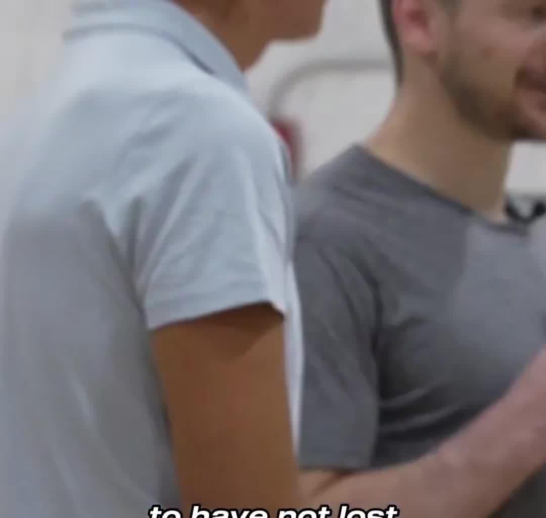 Zach Hyman teaches the kids about the differences of hockey players.