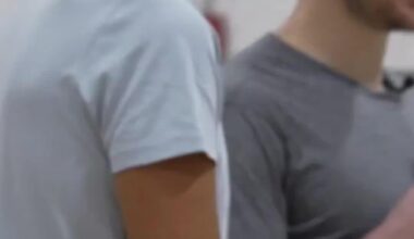 Zach Hyman teaches the kids about the differences of hockey players.