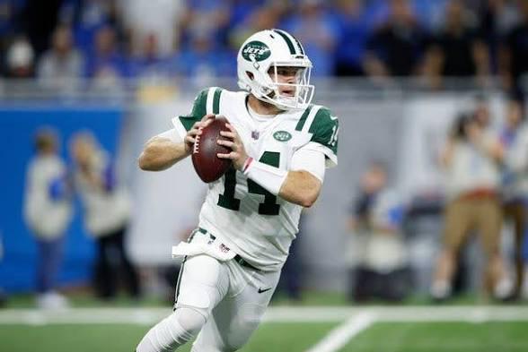 Meanwhile Sam is playing well again for Seattle tonight. 🤪