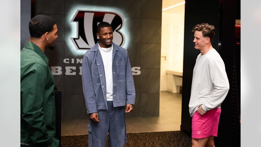 Tee Higgins and Ja'Marr Chase are both visiting Joe Burrow to check on him and keep his spirits up.