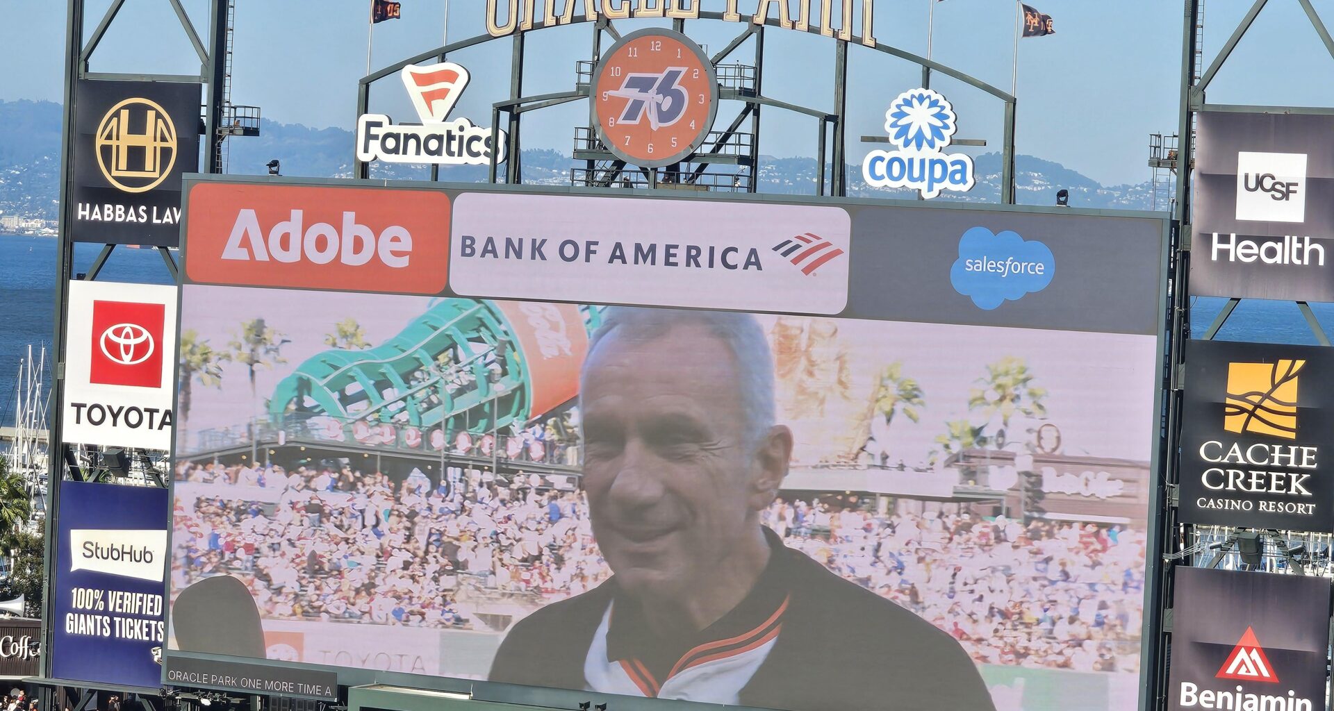 JOE MONTANA IN THE HOUSE