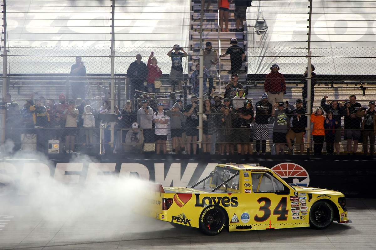 Layne Riggs fights back from spin to win Bristol NASCAR Truck race