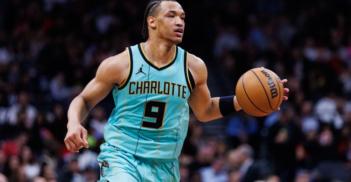 Celtics sign former Duke standout, finalizing training camp roster