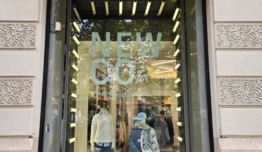 Clothing store in Paris has their mannequin wearing a Padres hat