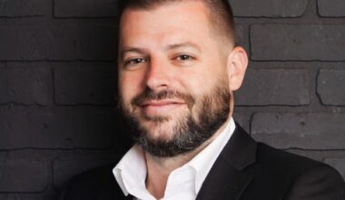 [Slater] The message from Jonathan Kuminga and his agent Aaron Turner to the Warriors this week: Flip the team option to a player option and Kuminga will sign deal and buy-in to mission of getting Steph Curry another title. GSW has been reluctant to add a player option in any offer.