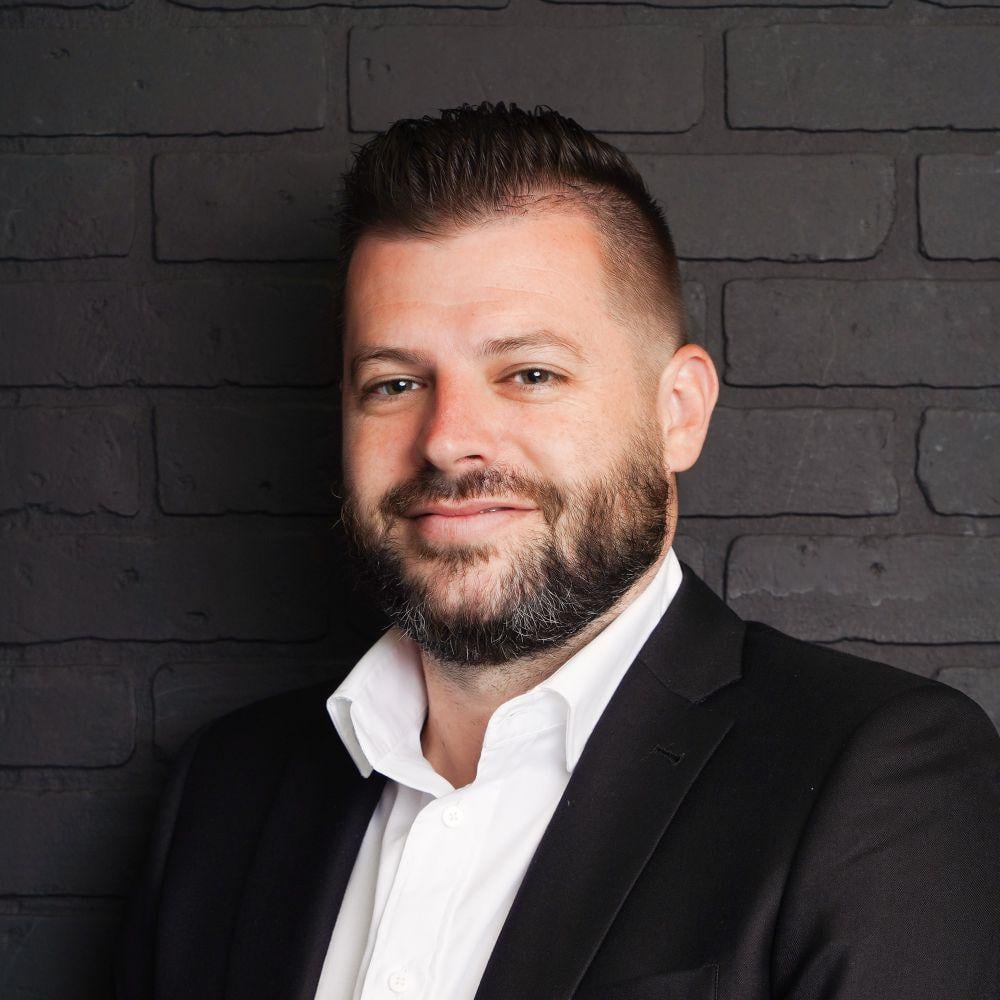 [Slater] The message from Jonathan Kuminga and his agent Aaron Turner to the Warriors this week: Flip the team option to a player option and Kuminga will sign deal and buy-in to mission of getting Steph Curry another title. GSW has been reluctant to add a player option in any offer.