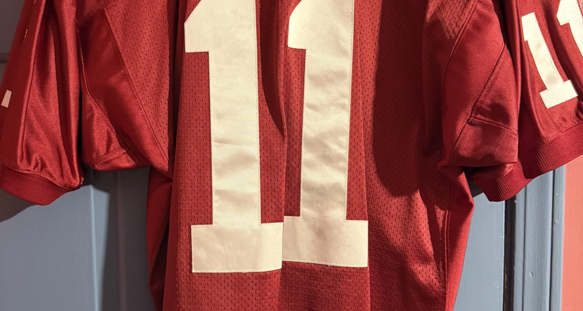 This is still one of my coolest jerseys in my collection.. I remember the happiness on my dad’s face when he brought it home to me years ago.