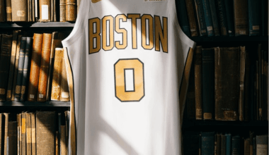 A touch of green would’ve taken it to the next level, but it’s still serving legendary golden year vibes ✨💚