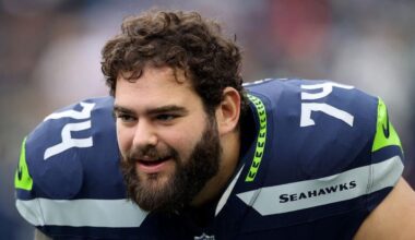 Cardinals elevate linemen Jake Curhan, Anthony Goodlow to roster ahead of game vs. 49ers